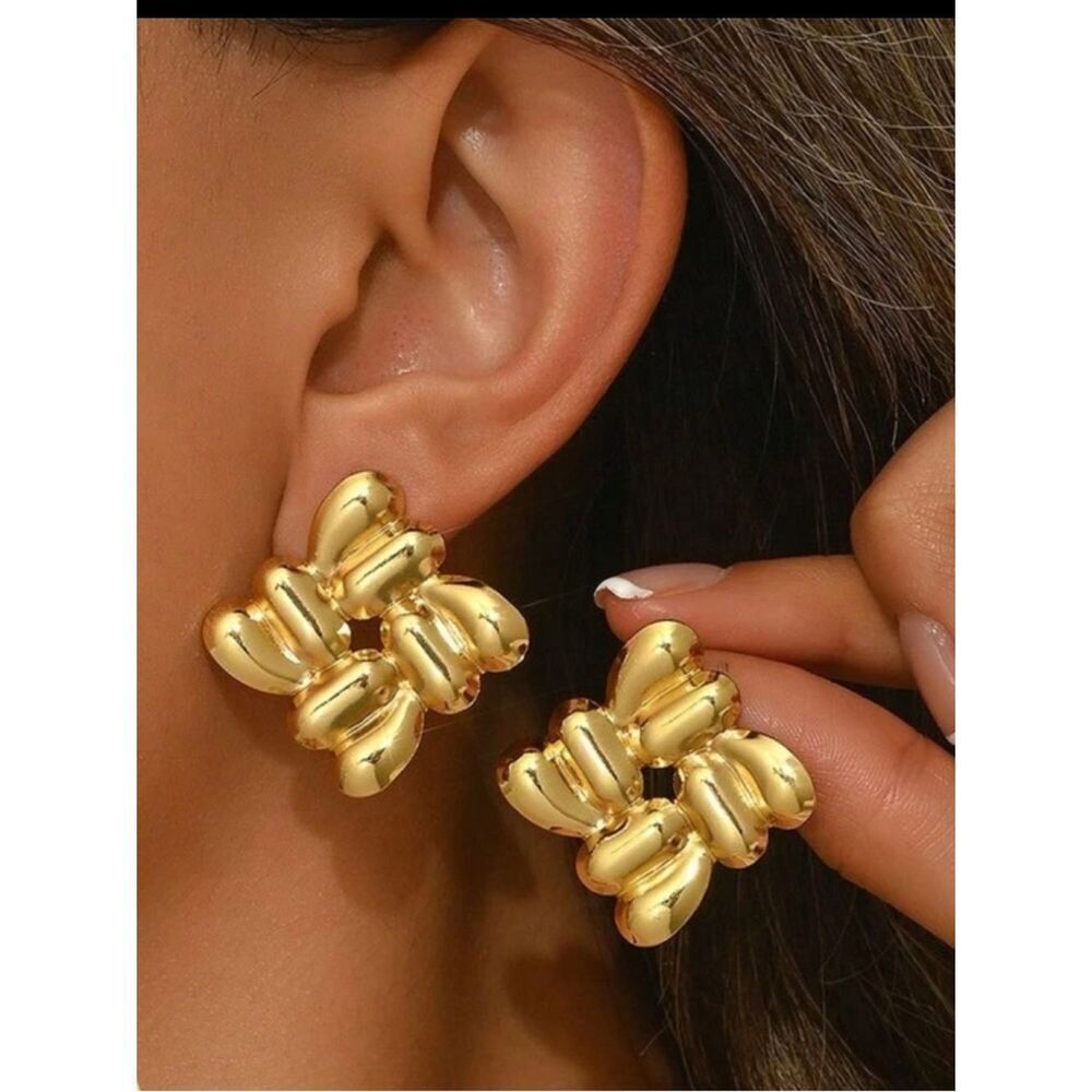 Gold Statement Floral Cluster Earrings - Unbranded R 442